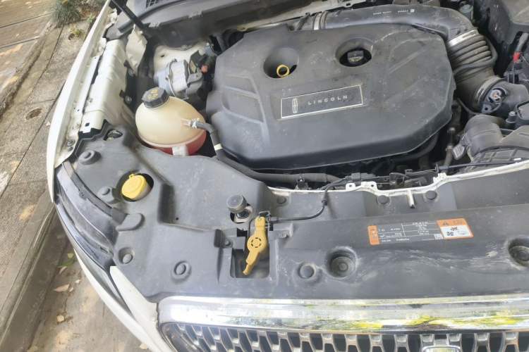 Used Lincoln MKC 2019 2.0T Two-Wheel Drive Luxury Edition China VI Standard Engine Bay Right