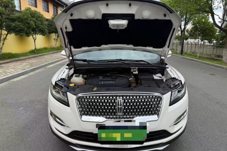 Used Lincoln MKC 2019 2.0T Two-Wheel Drive Luxury Edition China VI Standard Engine Bay