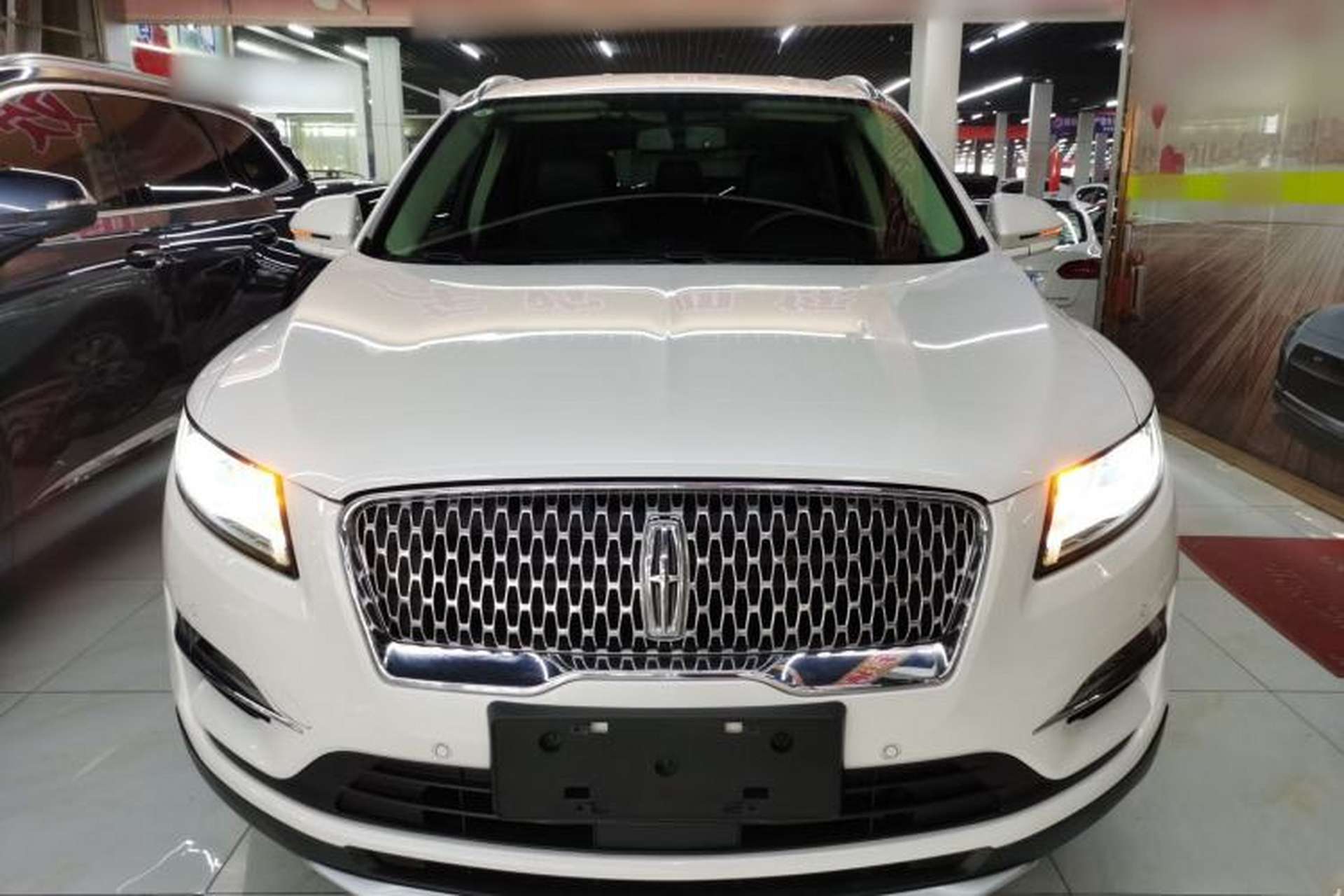 Used Lincoln MKC 2019 2.0T Two-Wheel Drive Zunya Version China VI Standard Exterior 1