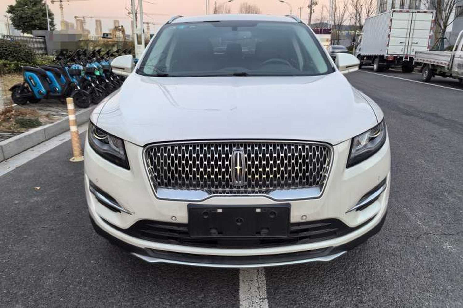 Used Lincoln MKC 2019 2.0T Two-Wheel Drive Zunya Version China VI Standard Exterior 1