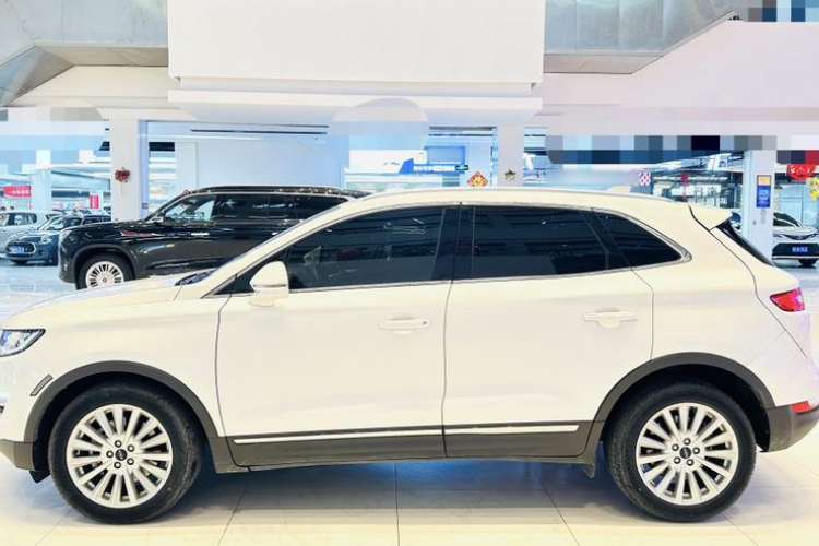 Used Lincoln MKC 2019 2.0T Two-Wheel Drive Luxury Edition China VI Standard Exterior 2