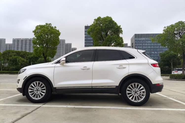 Used Lincoln MKC 2019 2.0T Two-Wheel Drive Luxury Edition China VI Standard Exterior 3