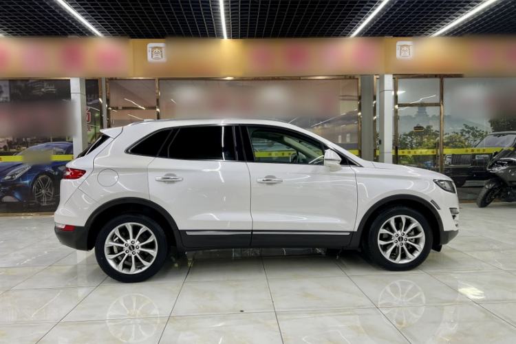 Used Lincoln MKC 2019 2.0T Two-Wheel Drive Zunya Version China VI Standard Exterior 3