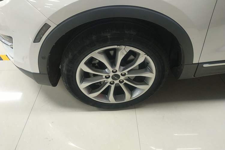 Used Lincoln MKC 2019 2.0T Two-Wheel Drive Zunya Version China VI Standard Exterior 4