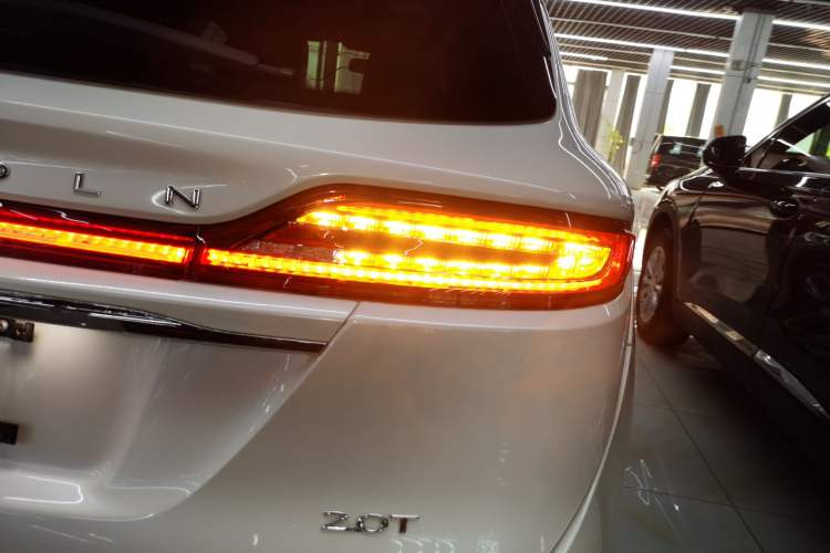 Used Lincoln MKC 2019 2.0T Two-Wheel Drive Zunya Version China VI Standard Exterior 6