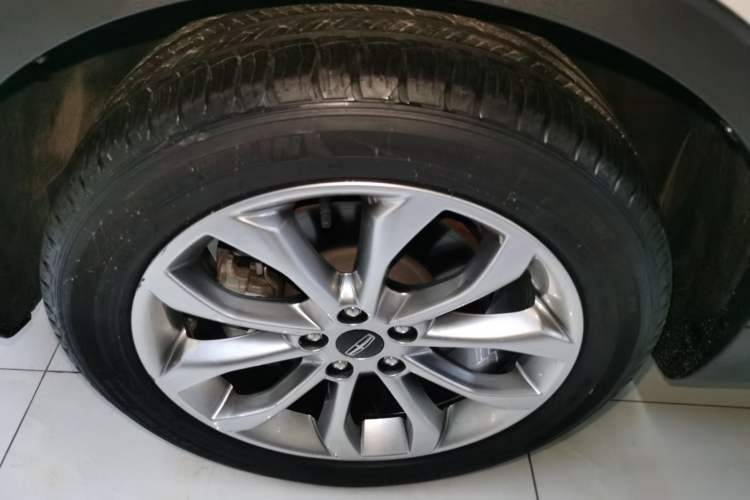 Used Lincoln MKC 2019 2.0T Two-Wheel Drive Zunya Version China VI Standard Exterior 7