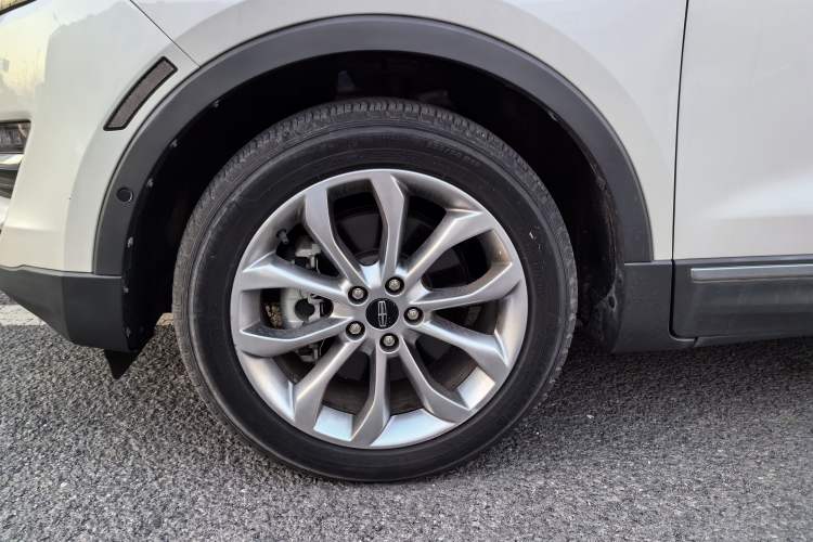 Used Lincoln MKC 2019 2.0T Two-Wheel Drive Zunya Version China VI Standard Exterior 7