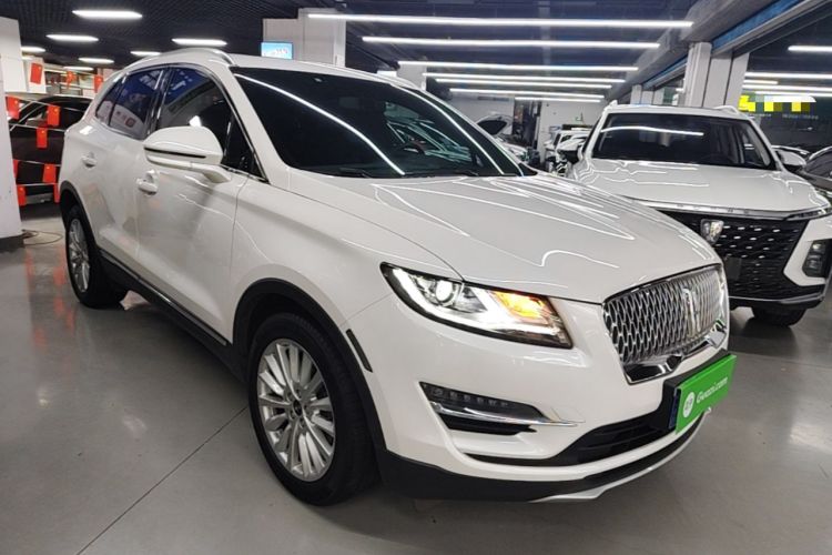 Used Lincoln MKC 2019 2.0T Two-Wheel Drive Luxury Edition China VI Standard Front Right 45 Deg