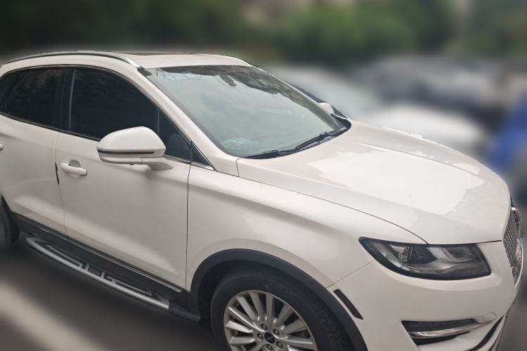 Used Lincoln MKC 2019 2.0T Two-Wheel Drive Luxury Edition China VI Standard Front Right 45 Deg