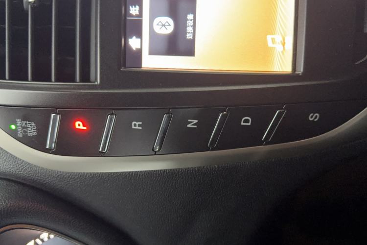 Used Lincoln MKC 2019 2.0T Two-Wheel Drive Luxury Edition China VI Standard Gear Lever