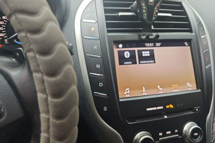 Used Lincoln MKC 2019 2.0T Two-Wheel Drive Luxury Edition China VI Standard Gear Lever