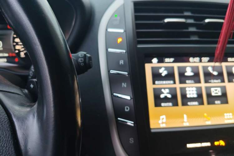 Used Lincoln MKC 2019 2.0T Two-Wheel Drive Luxury Edition China VI Standard Gear Lever