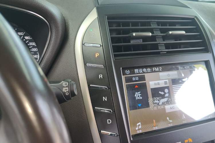 Used Lincoln MKC 2019 2.0T Two-Wheel Drive Zunya Version China VI Standard Gear Lever