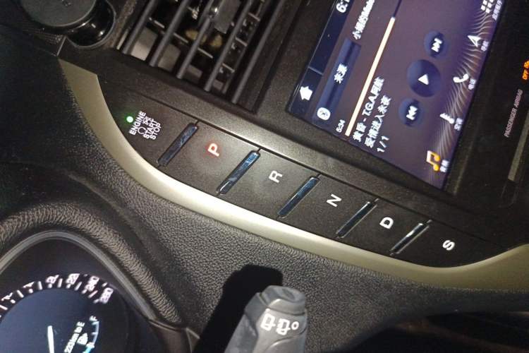 Used Lincoln MKC 2019 2.0T Two-Wheel Drive Zunya Version China VI Standard Gear Lever