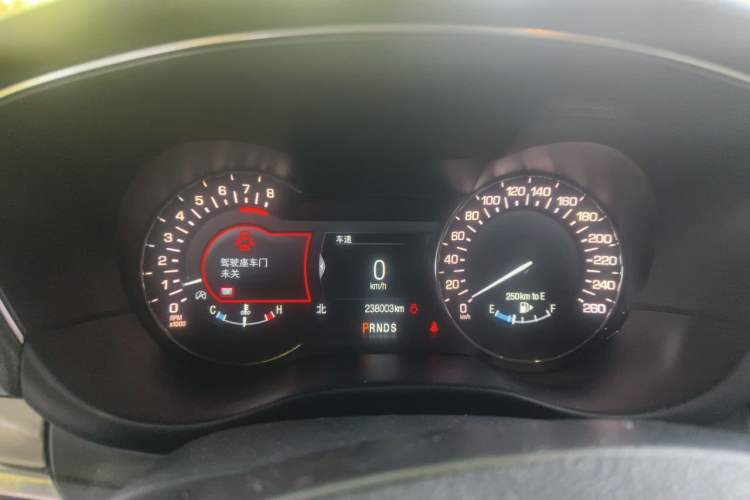 Used Lincoln MKC 2019 2.0T Two-Wheel Drive Luxury Edition China VI Standard Instrument Cluster