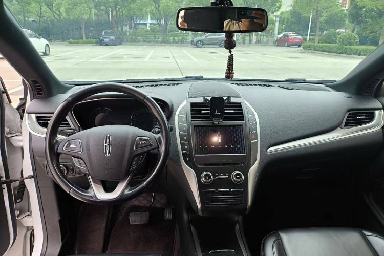 Used Lincoln MKC 2019 2.0T Two-Wheel Drive Luxury Edition China VI Standard Interior 1
