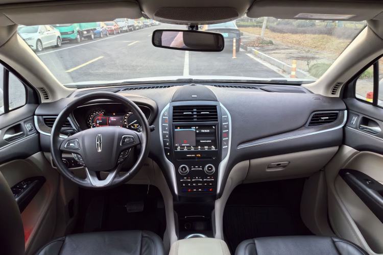 Used Lincoln MKC 2019 2.0T Two-Wheel Drive Zunya Version China VI Standard Interior 1