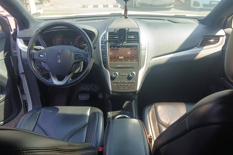Used Lincoln MKC 2019 2.0T Two-Wheel Drive Luxury Edition China VI Standard Interior 2
