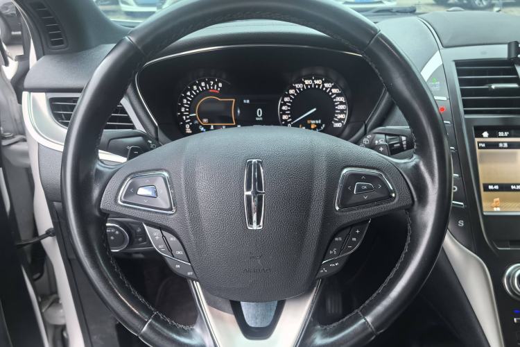 Used Lincoln MKC 2019 2.0T Two-Wheel Drive Luxury Edition China VI Standard Interior 2