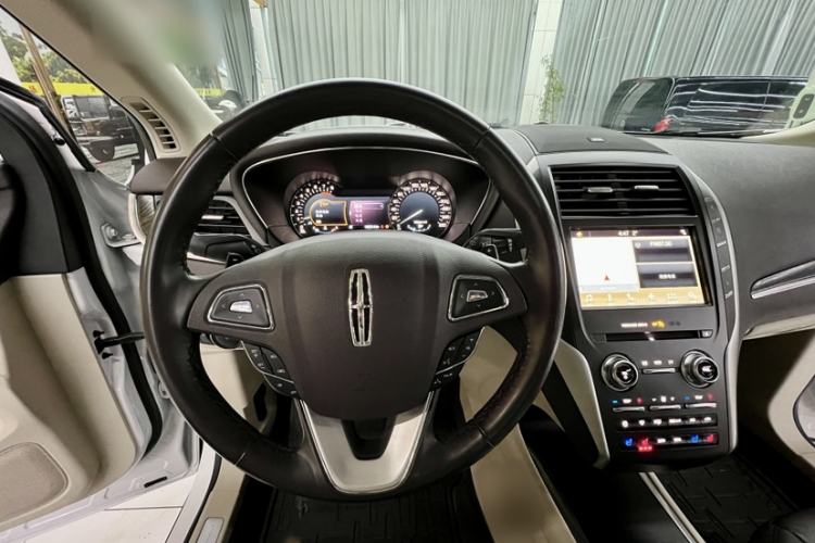 Used Lincoln MKC 2019 2.0T Two-Wheel Drive Zunya Version China VI Standard Interior 2