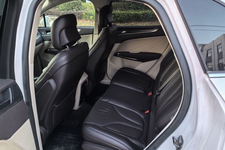 Used Lincoln MKC 2019 2.0T Two-Wheel Drive Zunya Version China VI Standard Interior 3