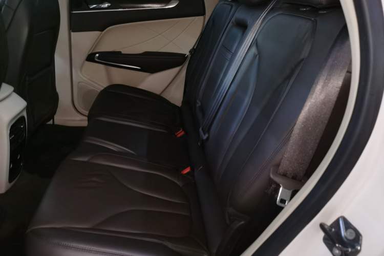 Used Lincoln MKC 2019 2.0T Two-Wheel Drive Zunya Version China VI Standard Interior 4