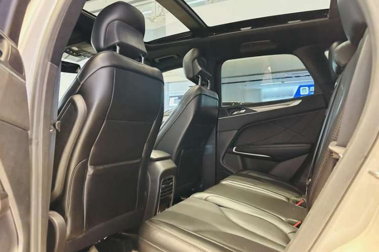 Used Lincoln MKC 2019 2.0T Two-Wheel Drive Luxury Edition China VI Standard Interior 4
