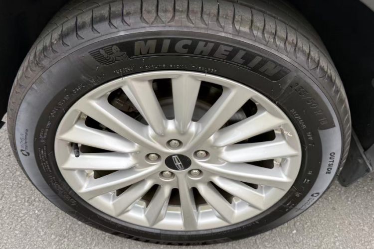 Used Lincoln MKC 2019 2.0T Two-Wheel Drive Luxury Edition China VI Standard Interior 4