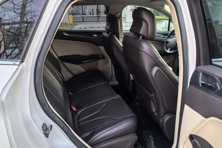 Used Lincoln MKC 2019 2.0T Two-Wheel Drive Zunya Version China VI Standard Interior 5