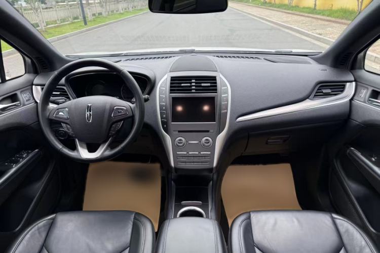 Used Lincoln MKC 2019 2.0T Two-Wheel Drive Luxury Edition China VI Standard Interior 5