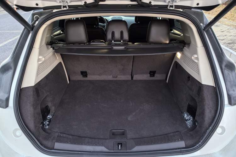 Used Lincoln MKC 2019 2.0T Two-Wheel Drive Zunya Version China VI Standard Interior 6