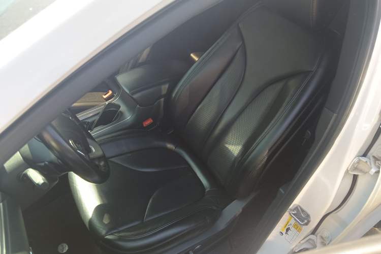 Used Lincoln MKC 2019 2.0T Two-Wheel Drive Luxury Edition China VI Standard Left Front Seat