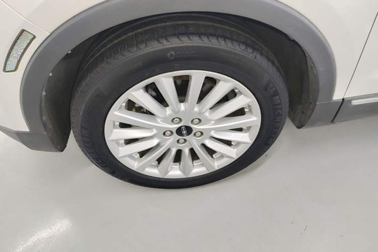 Used Lincoln MKC 2019 2.0T Two-Wheel Drive Luxury Edition China VI Standard Left Front Wheel Hub