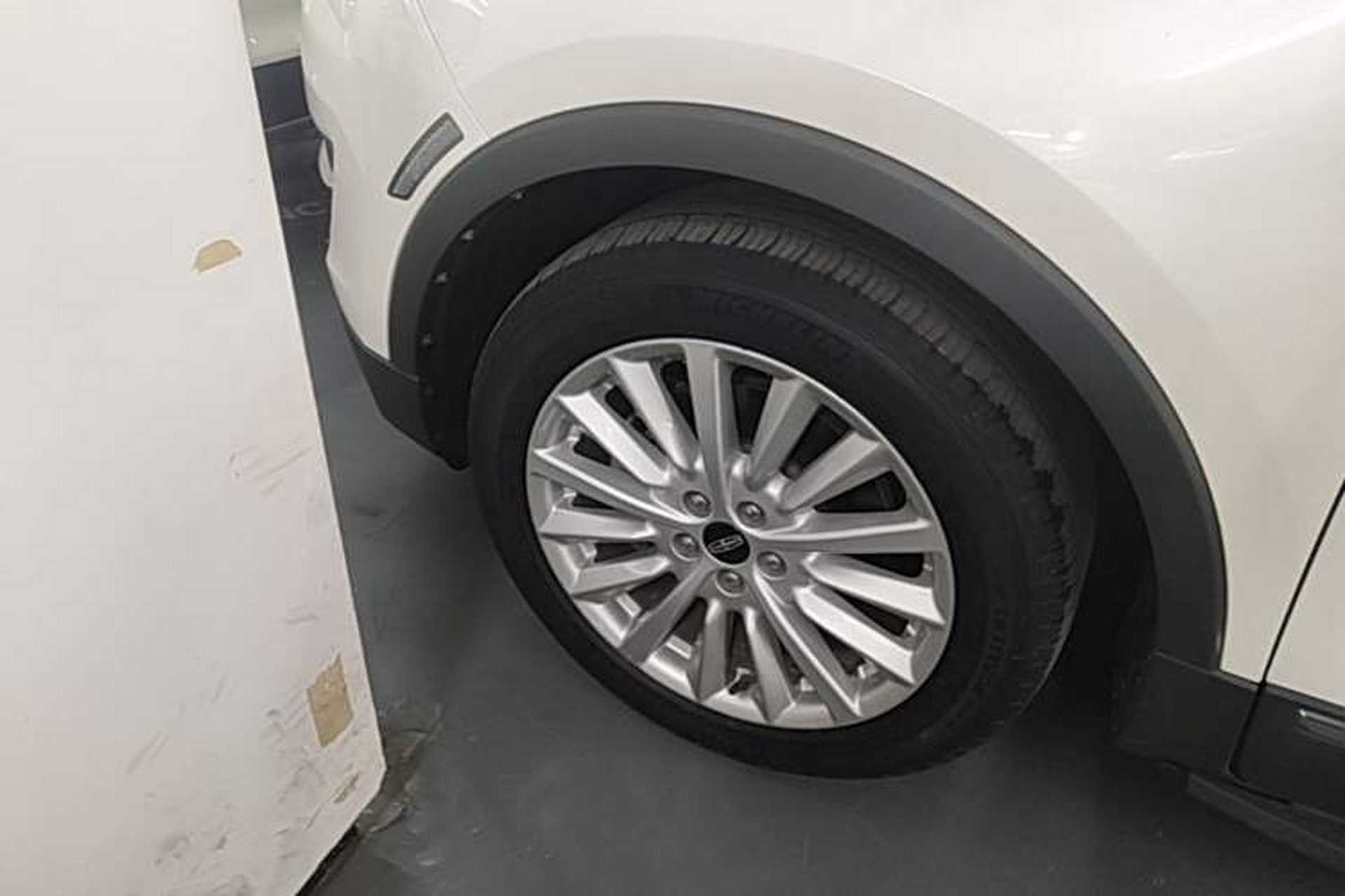Used Lincoln MKC 2019 2.0T Two-Wheel Drive Luxury Edition China VI Standard Left Front Wheel Hub