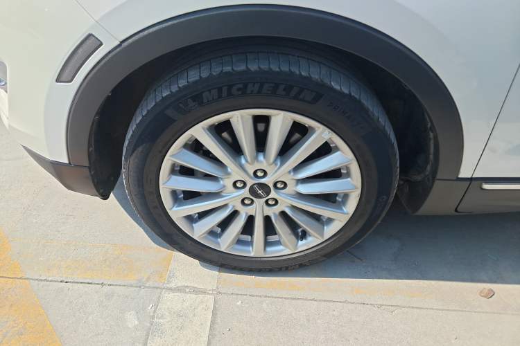 Used Lincoln MKC 2019 2.0T Two-Wheel Drive Luxury Edition China V Standard Left Front Wheel Hub
