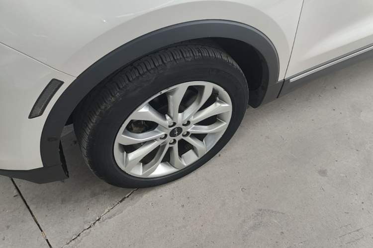 Used Lincoln MKC 2019 2.0T Two-Wheel Drive Zunya Version China VI Standard Left Front Wheel Hub