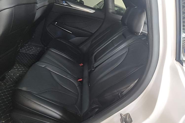Used Lincoln MKC 2019 2.0T Two-Wheel Drive Luxury Edition China VI Standard Left Rear Seat