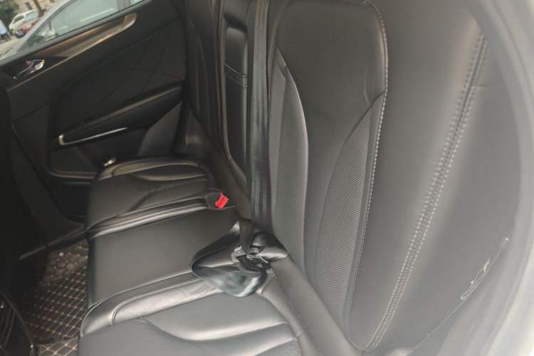 Used Lincoln MKC 2019 2.0T Two-Wheel Drive Luxury Edition China VI Standard Left Rear Seat