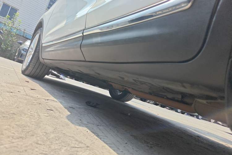 Used Lincoln MKC 2019 2.0T Two-Wheel Drive Luxury Edition China V Standard Left Side Sill