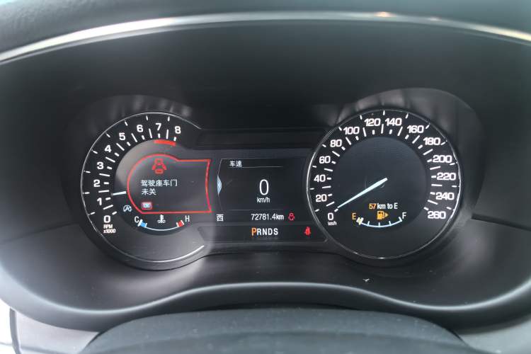 Used Lincoln MKC 2019 2.0T Two-Wheel Drive Luxury Edition China VI Standard Odometer Close Up