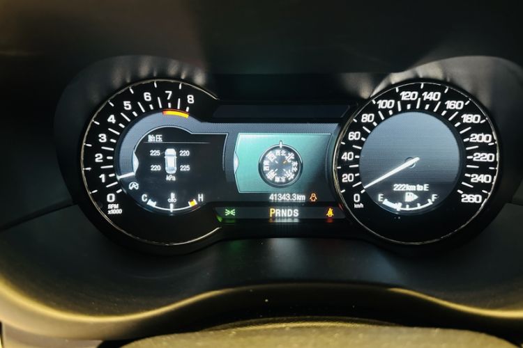 Used Lincoln MKC 2019 2.0T Two-Wheel Drive Luxury Edition China VI Standard Odometer Close Up