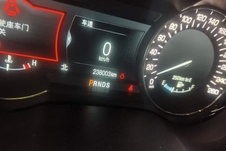 Used Lincoln MKC 2019 2.0T Two-Wheel Drive Luxury Edition China VI Standard Odometer Close Up