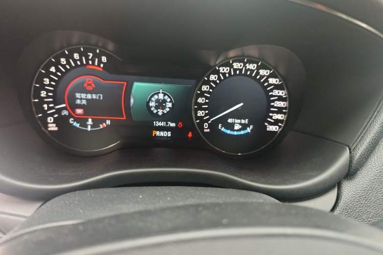 Used Lincoln MKC 2019 2.0T Two-Wheel Drive Luxury Edition China VI Standard Odometer Close Up