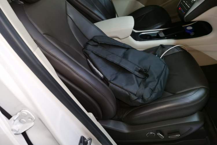 Used Lincoln MKC 2019 2.0T Two-Wheel Drive Zunya Version China VI Standard Right Front Seat