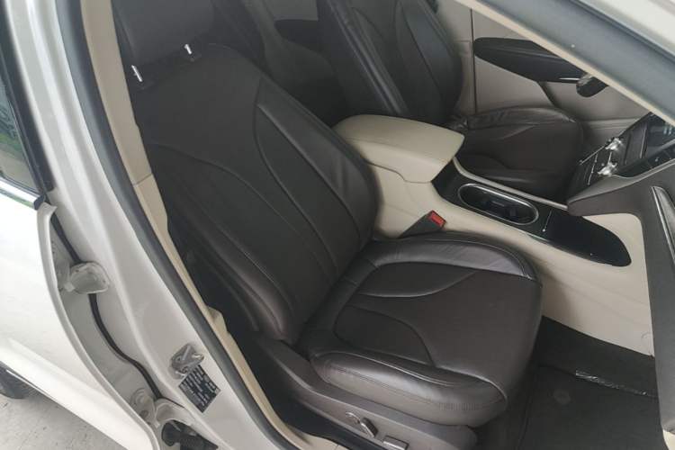 Used Lincoln MKC 2019 2.0T Two-Wheel Drive Zunya Version China VI Standard Right Front Seat