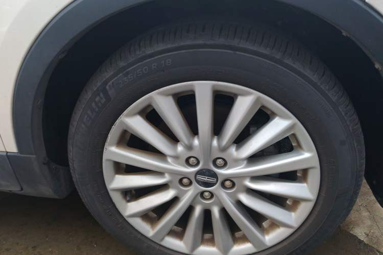 Used Lincoln MKC 2019 2.0T Two-Wheel Drive Luxury Edition China VI Standard Right Front Wheel Hub
