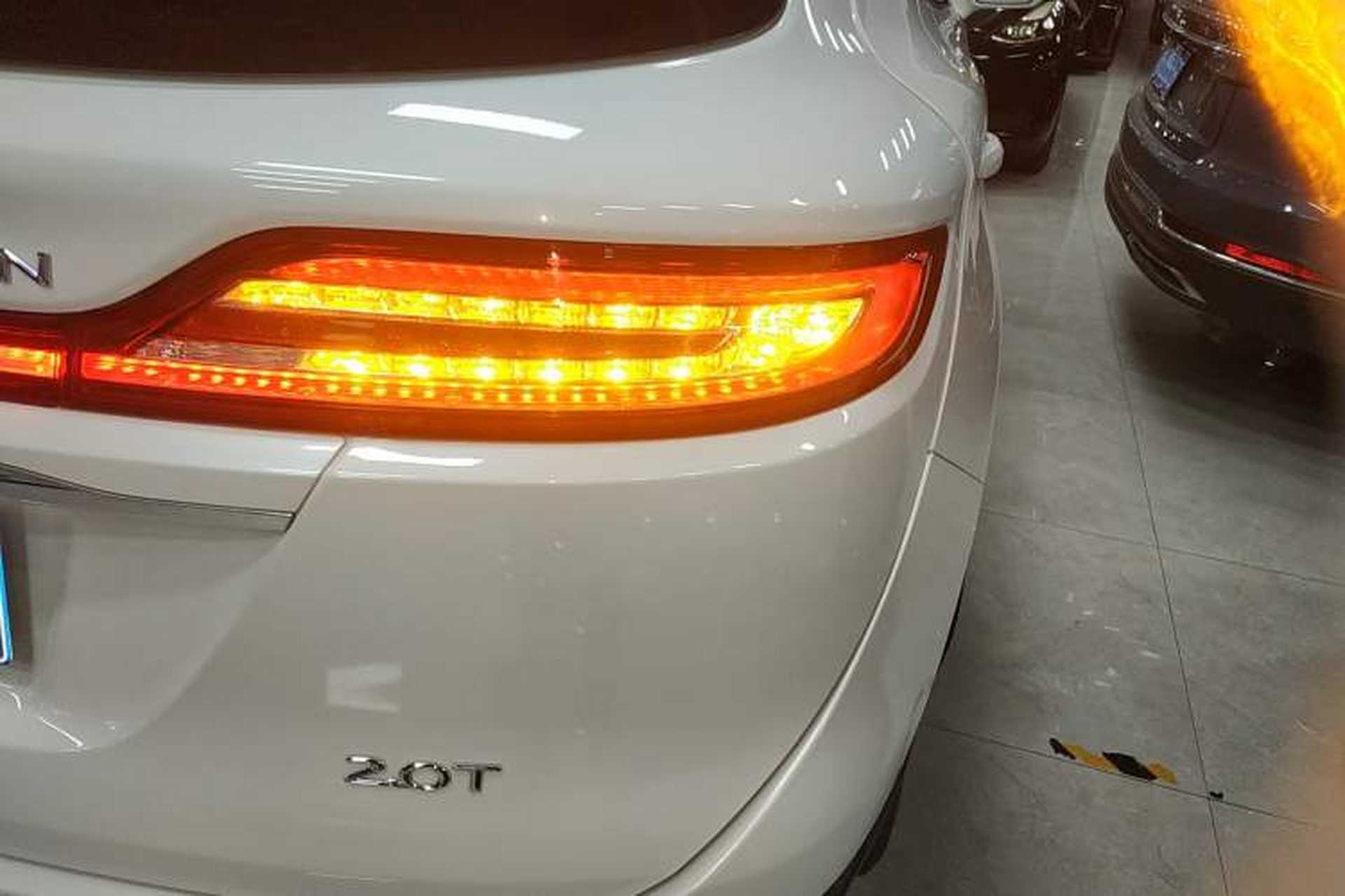 Used Lincoln MKC 2019 2.0T Two-Wheel Drive Luxury Edition China VI Standard Right Rear Taillight