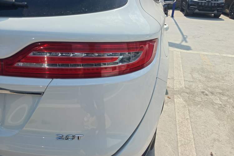 Used Lincoln MKC 2019 2.0T Two-Wheel Drive Luxury Edition China V Standard Right Rear Taillight