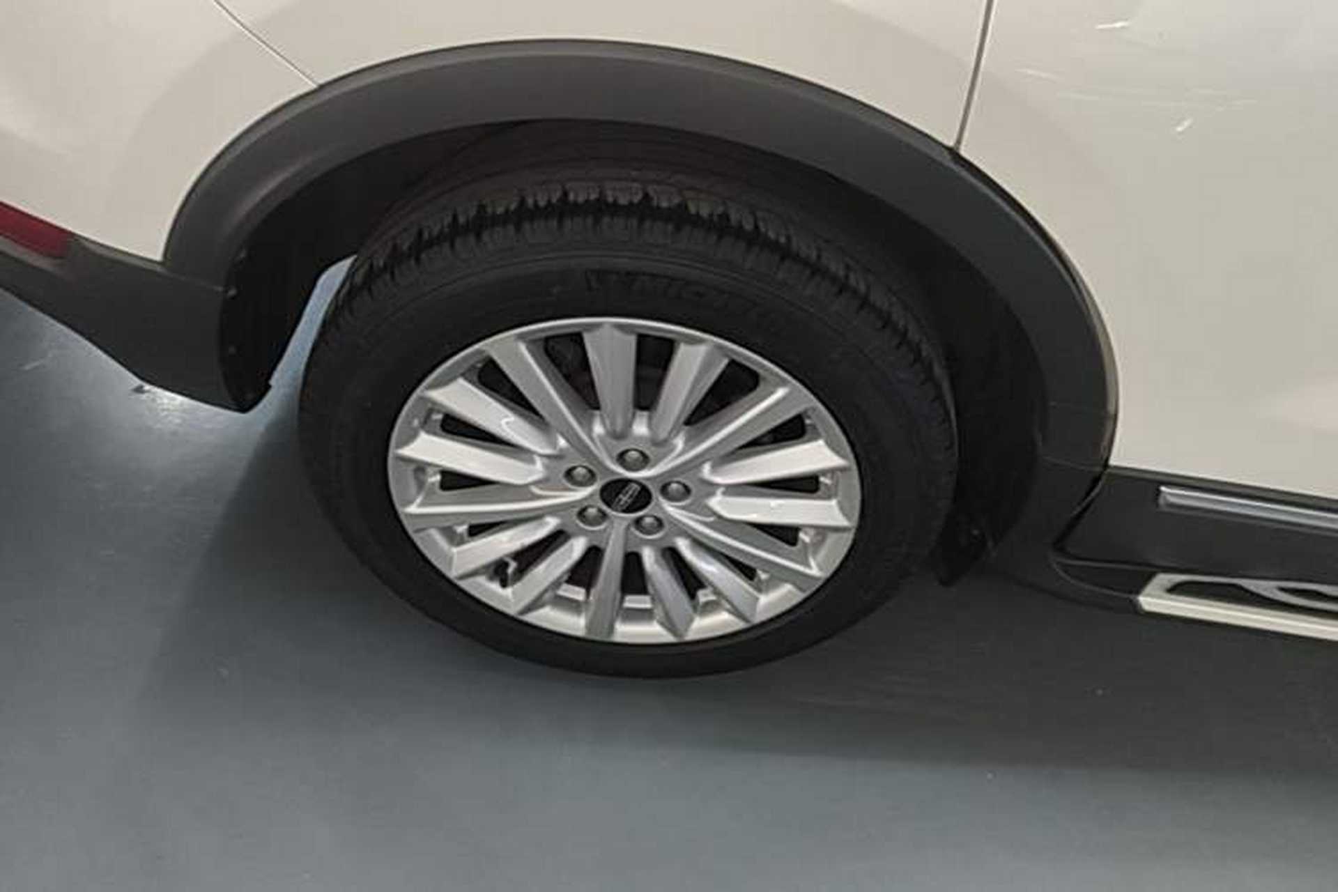 Used Lincoln MKC 2019 2.0T Two-Wheel Drive Luxury Edition China VI Standard Right Rear Wheel Hub