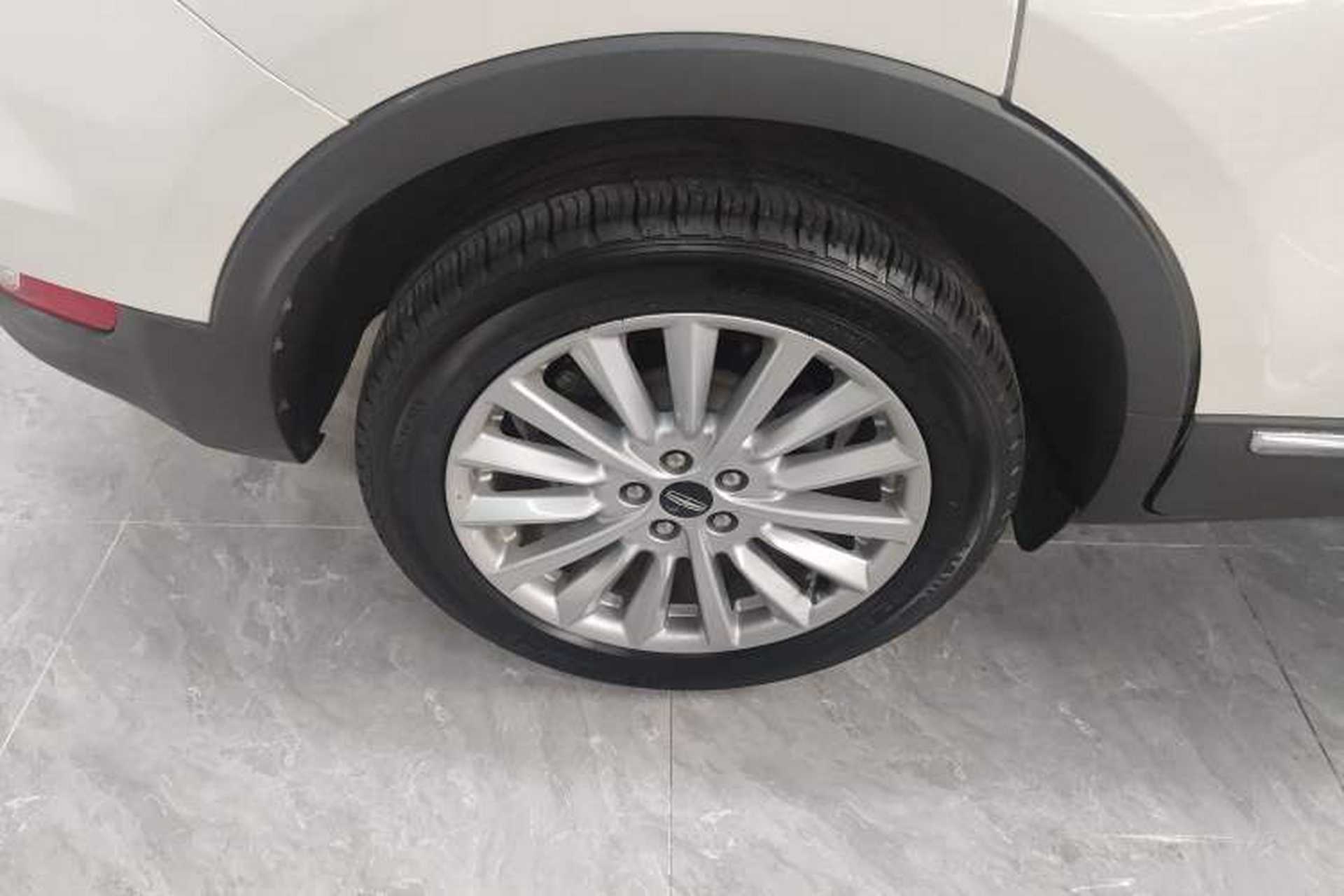 Used Lincoln MKC 2019 2.0T Two-Wheel Drive Luxury Edition China VI Standard Right Rear Wheel Hub